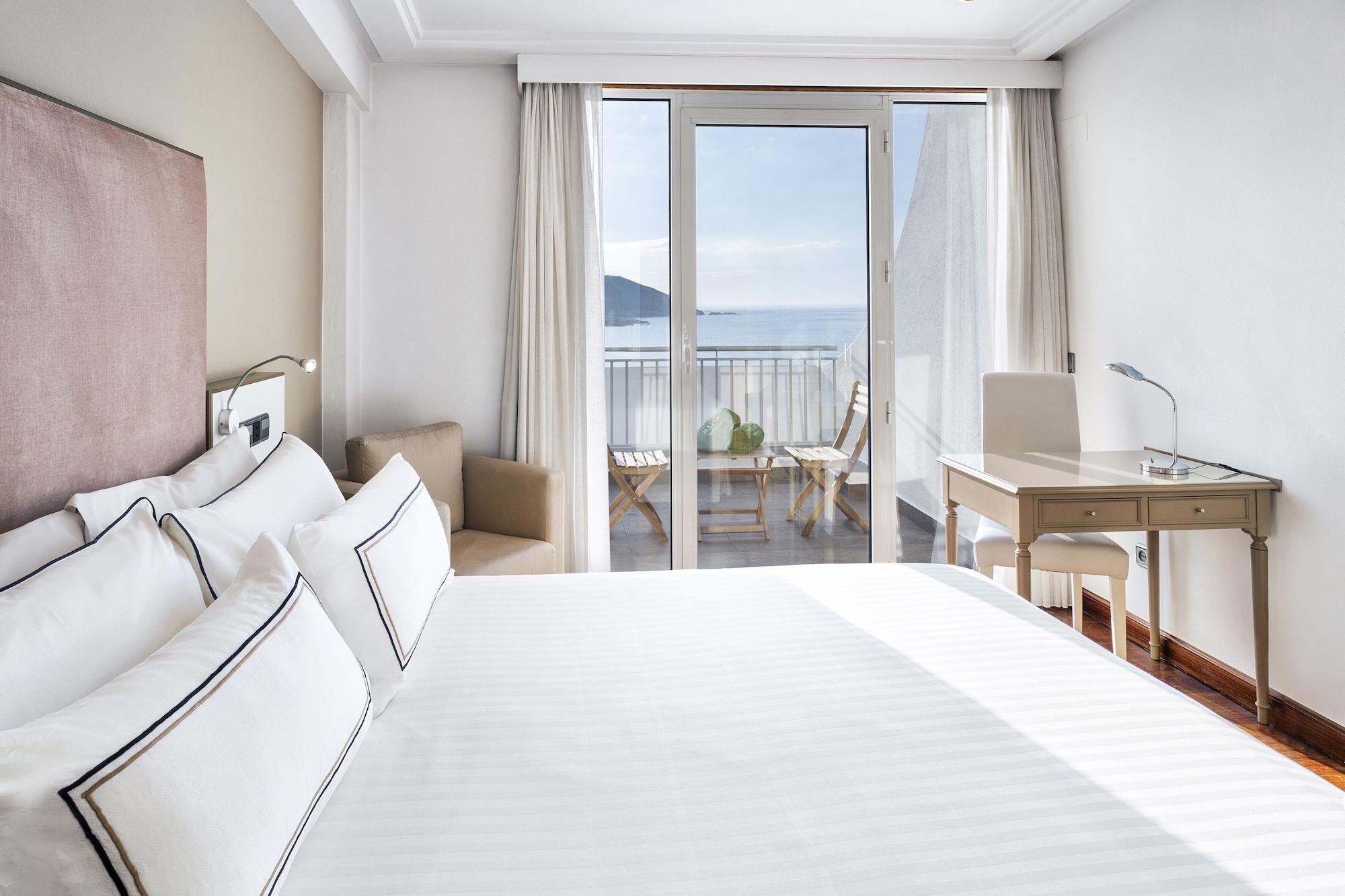 Hotel Melia Maria Pita La Coruña Esterno foto