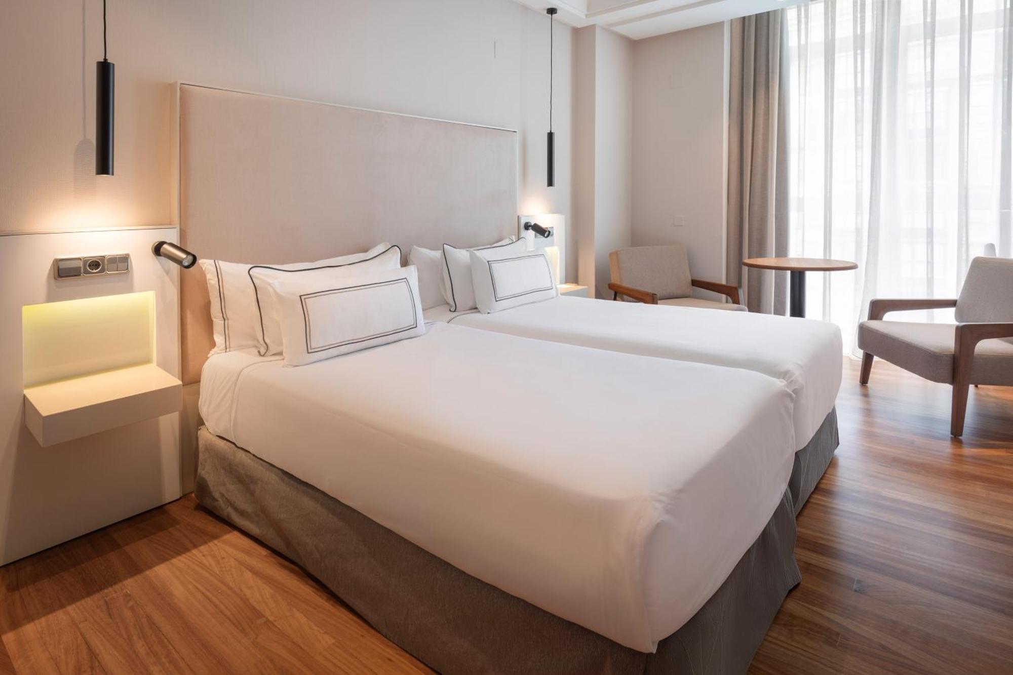 Hotel Melia Maria Pita La Coruña Esterno foto